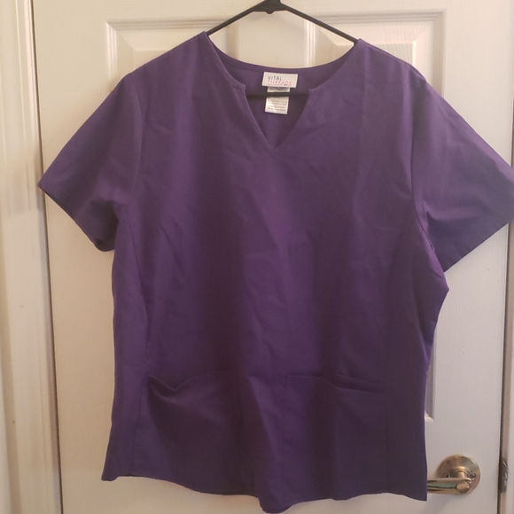 🤯3/$12 Vital Threads Purple Scrub Top Large - Picture 1 of 4
